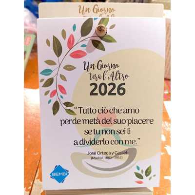 CALENDARIO 2026 UN GIORNO TIRA L'ALTRO con supporto in legno