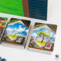 COZY STICKERVILLE gioco da tavolo IN ITALIANO asmodee AVVENTURA età 8+