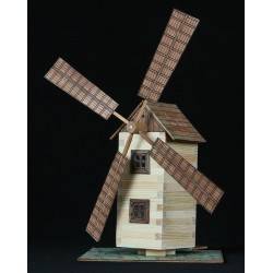 Mulino a vento in legno